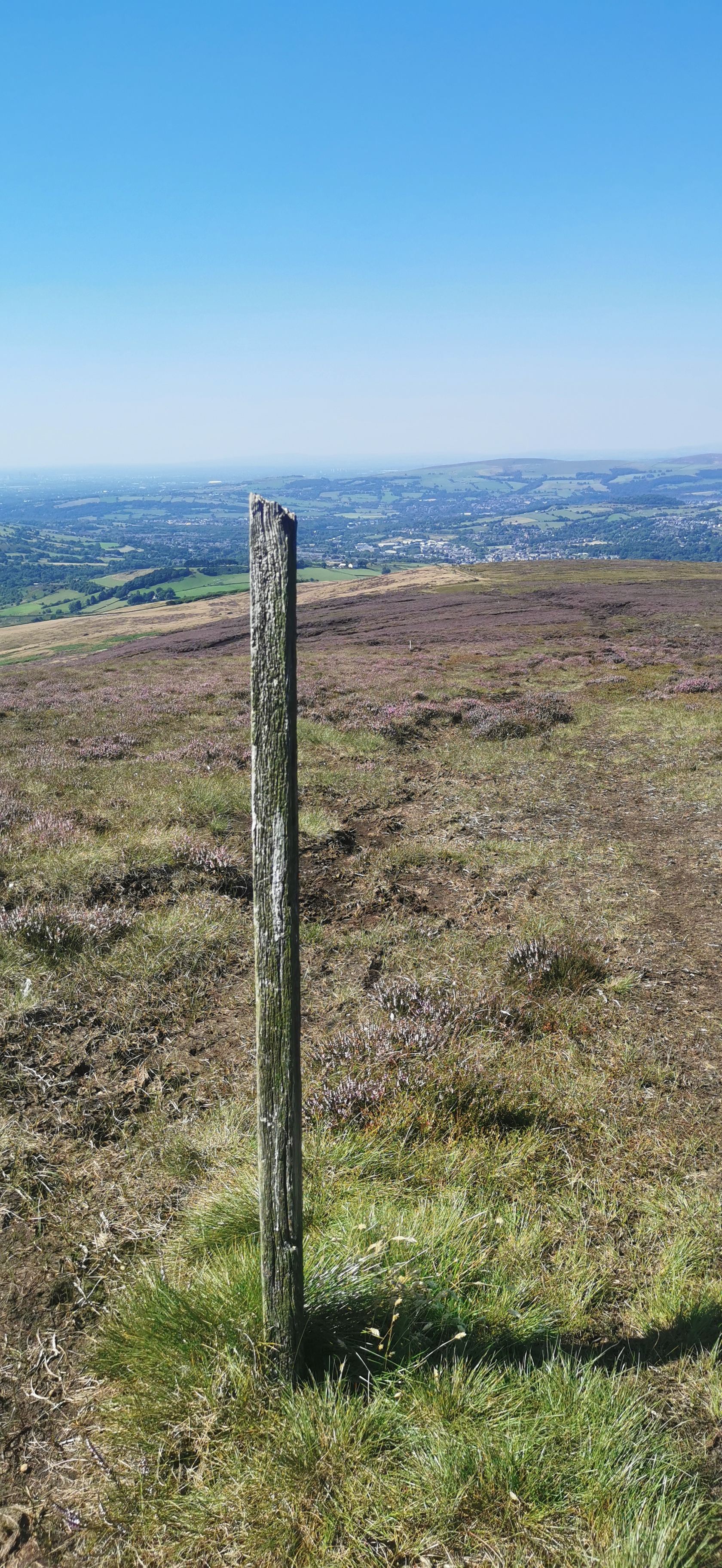 Photo taken between Featherbed Top and Glossop Circular